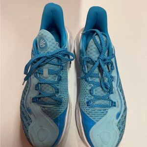 Under Armour Curry 11
Mouthguard size 11.5